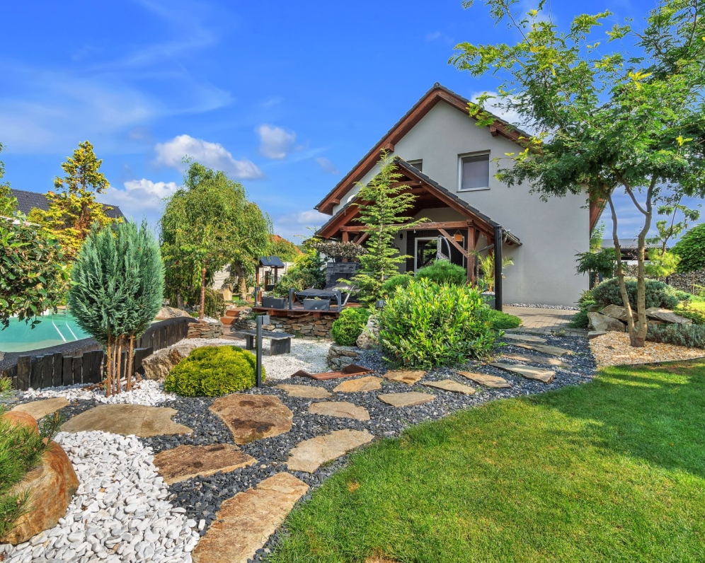 Prodej domu 4+kk s garáží, Klopina