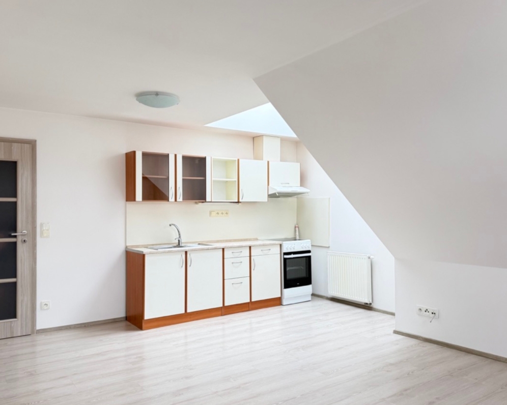 Pronájem bytu 1+kk, 39,20 m2, náměstí Míru, Svitavy